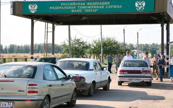 
            Водителей разворачивают на границе: почему из России сейчас не выехать
        