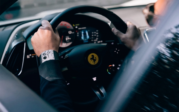 
            Ferrari выпустила самые тонкие часы в мире. Они стоят как 4 гиперкара
        