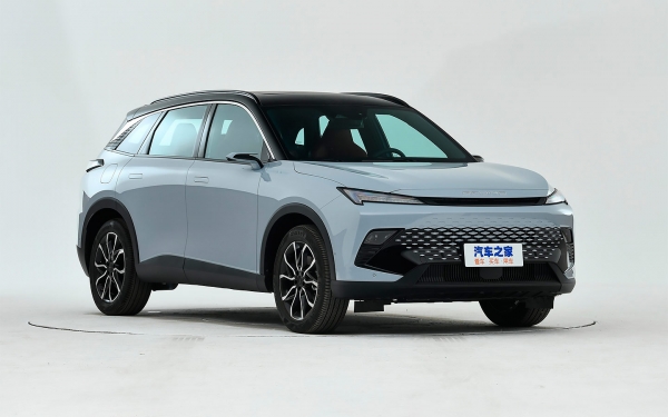 
            Что в Китае можно купить по цене Lada Niva: старт продаж BAIC Mofang
        