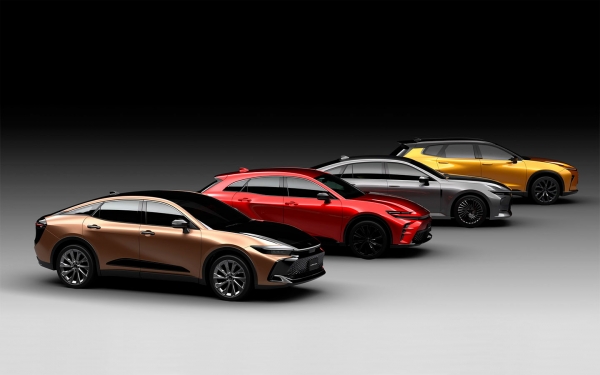 
            Toyota представила новый Crown: 5 главных фактов
        