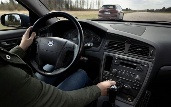 
            Почему кнопки в автомобиле лучше сенсоров: опубликовано доказательство
        