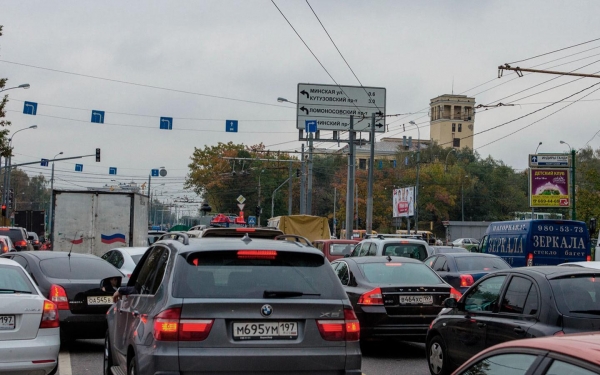 
            Власти Москвы предупредили о дорожном коллапсе
        