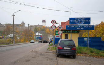 
            На границах с Россией растянулись пробки: где стоят, и чего бояться
        