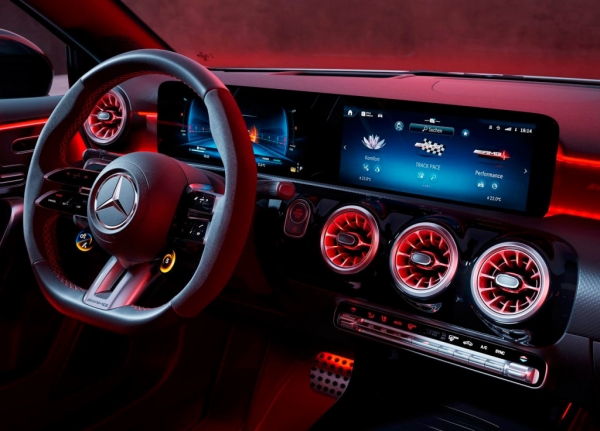 
            Mercedes-Benz представил обновленный A-Class
        