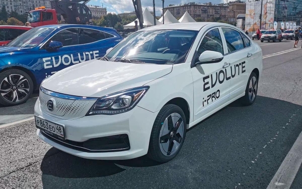 
            Стартовали продажи первых российских электромобилей Evolute
        
