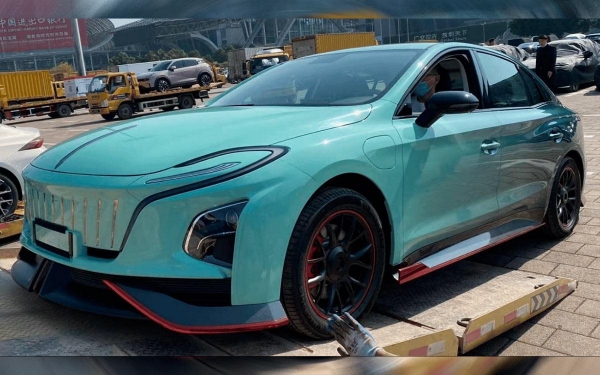
            Hongqi представит новую версию электромобиля E-QM5 на автосалоне в Китае
        