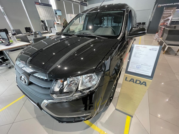 
            «Lada Granta с ABS давно закончились». Репортаж из автосалонов
        