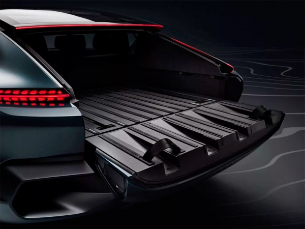 
            Audi представила электрокроссовер, который превращается в пикап
        
