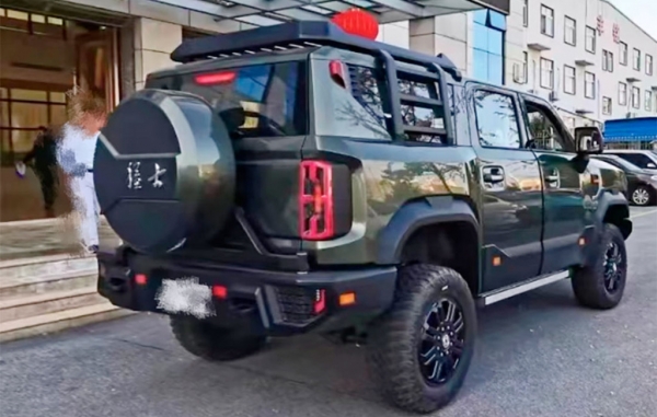 
            В Китае создали аналог Hummer с грузовым дизелем
        