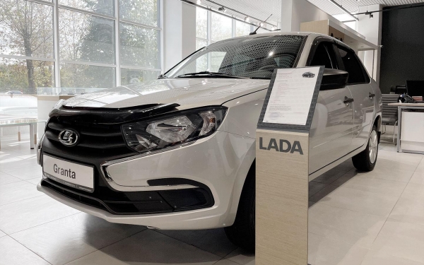 
            Доля Lada на российском рынке достигла рекордного в истории показателя
        