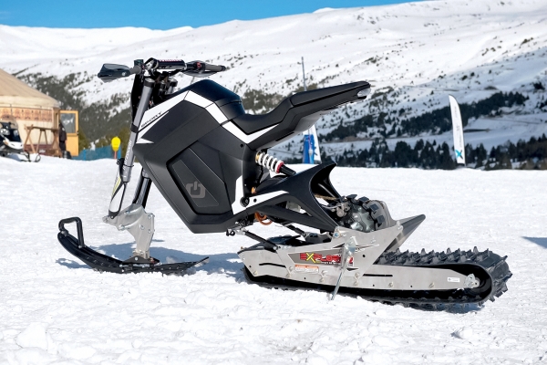 Сорокин и российский снегоэлектроцикл Снегирь