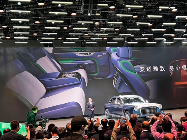 
            Hongqi показал новый седан для чиновников на Шанхайском автосалоне
        