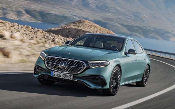 
            Mercedes официально представил новый E-Class
        
