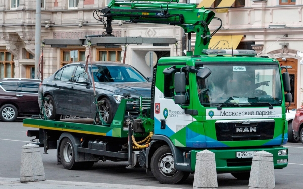 
            В Москве две машины увезли на спецстоянку из-за штрафов на ₽465 тыс.
        