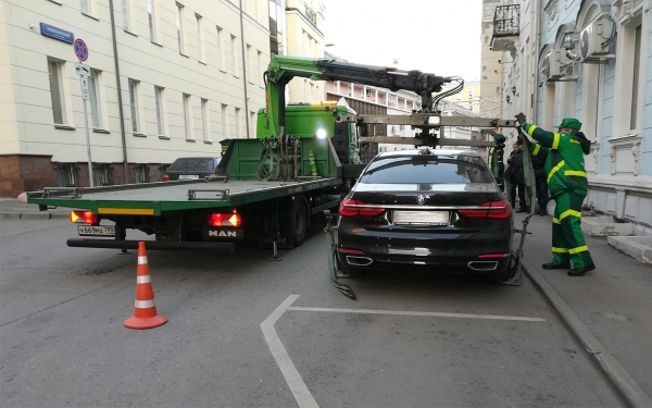 
            В Москве назвали машины, которые увозят на штрафстоянки чаще всего
        
