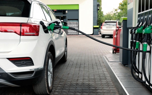 
            «По итогам года цены вырастут». Как изменится стоимость бензина в России
        