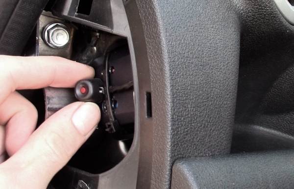 
            Как отключить сигнализацию на машине: где находится секретная кнопка
        