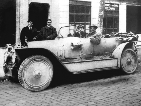 
            Он покорил Монако и Везувий. 114 лет первому российскому серийному авто
        