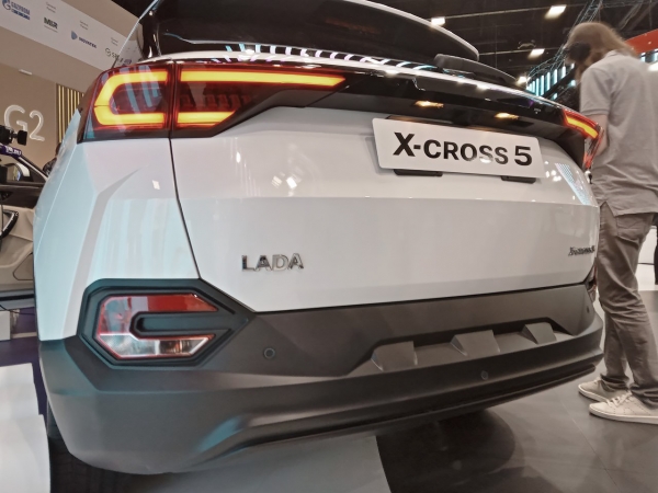 
            Россиянам предложили Lada X-Cross 5 вместо Nissan X-Trail. Что это такое
        