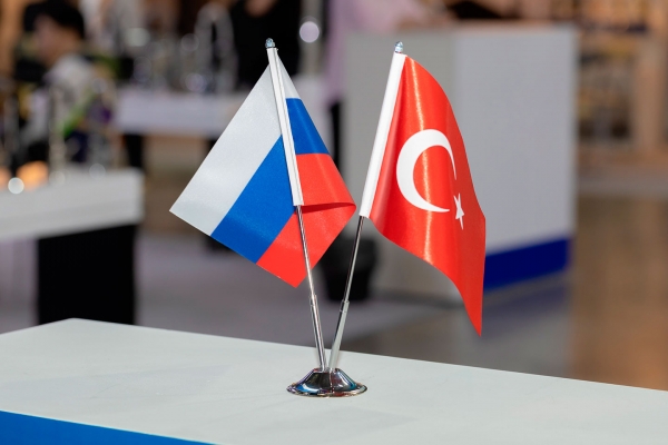 
            «Из Турции везут все». Что значит победа Эрдогана для водителей в России
        