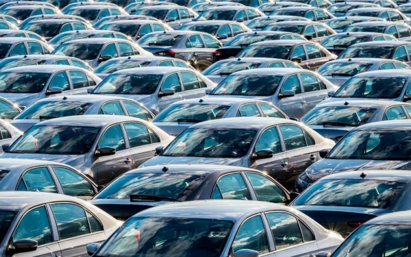 
            Продажи автомобилей в России выросли в 2,6 раза
        