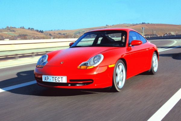 Лучшее из архива Авторевю. Совершенство № 911. Девятьсот одиннадцатый Porsche серии 996 на немецких дорогах