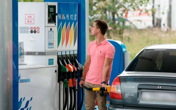 
            Оптовые цены на бензин опустились вниз. Но что будет с розничными
        