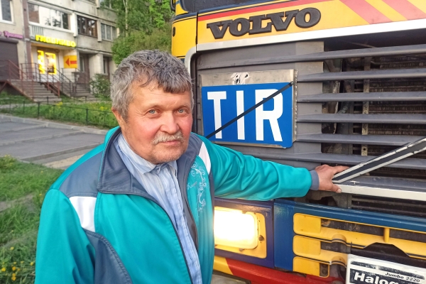Шведский трактор: Volvo F16 и ретропарад в Санкт-Петербурге