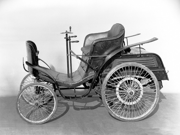 
            127 лет назад представили первый русский автомобиль. Вот что он мог
        