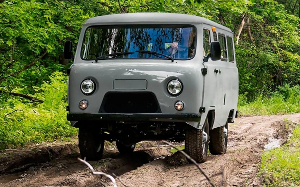 
            В Крыму показали электромобиль на базе УАЗа-«буханки»
        