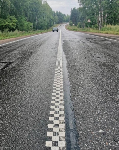 
            На дорогах Ленинградской области появилась новая разметка в виде пилы
        