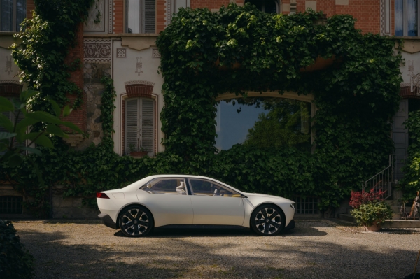 
            BMW показала прообраз будущих моделей на примере концепта Neue Klasse
        